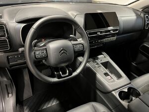 lqty_150946076_05_hd.jpg