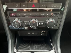 lqty_151066076_13_hd.jpg