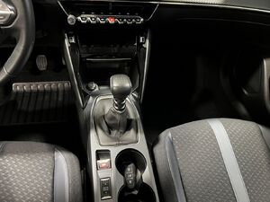 lqty_153176076_12_hd.jpg
