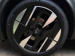 lqty_171576076_29_hd.jpg